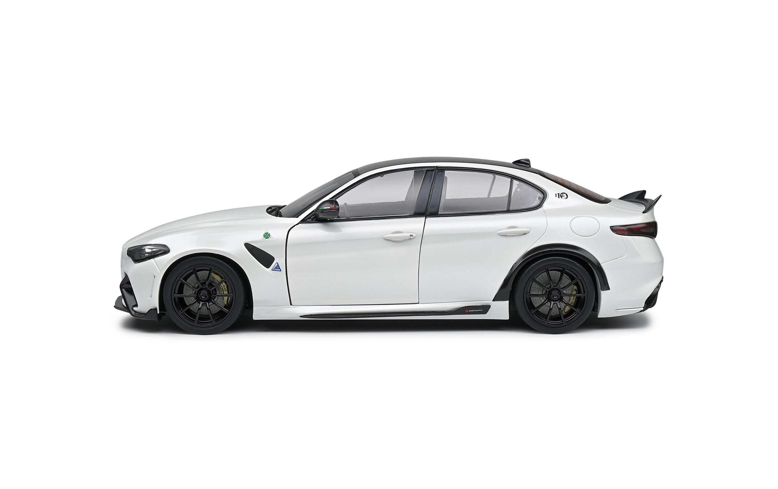 Alfa Romeo Giulia GTA Blanco Trofeo, 2022 1:18Detailgetreues Modellauto im Massstab 1:18