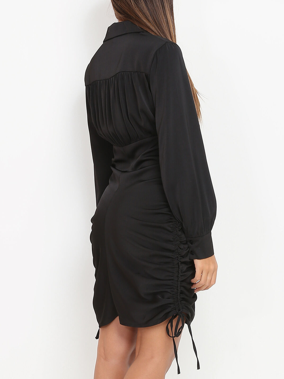 Robe chemise satinée froncée- Noir