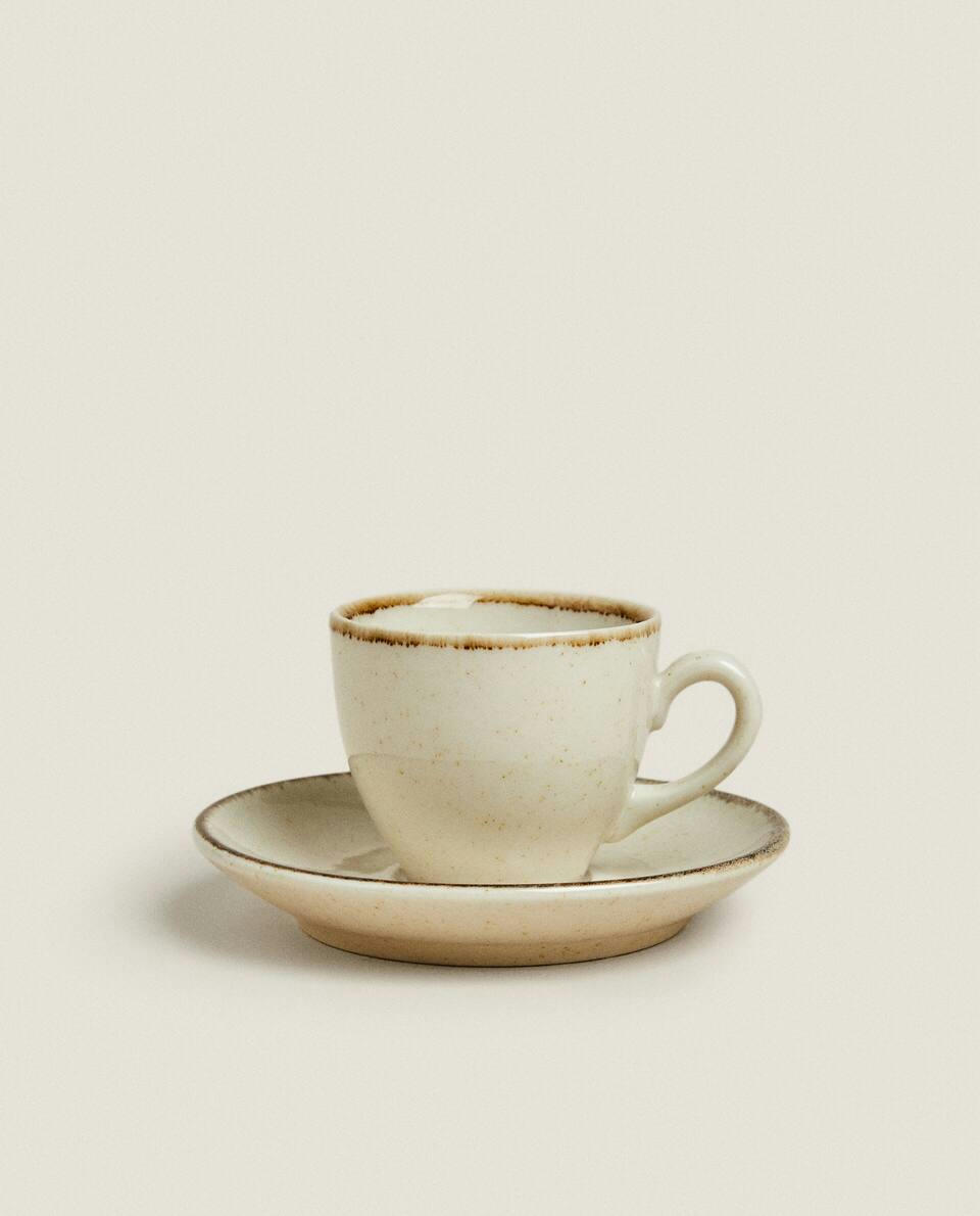 XÍCARA DE CAFÉ COM BORDA