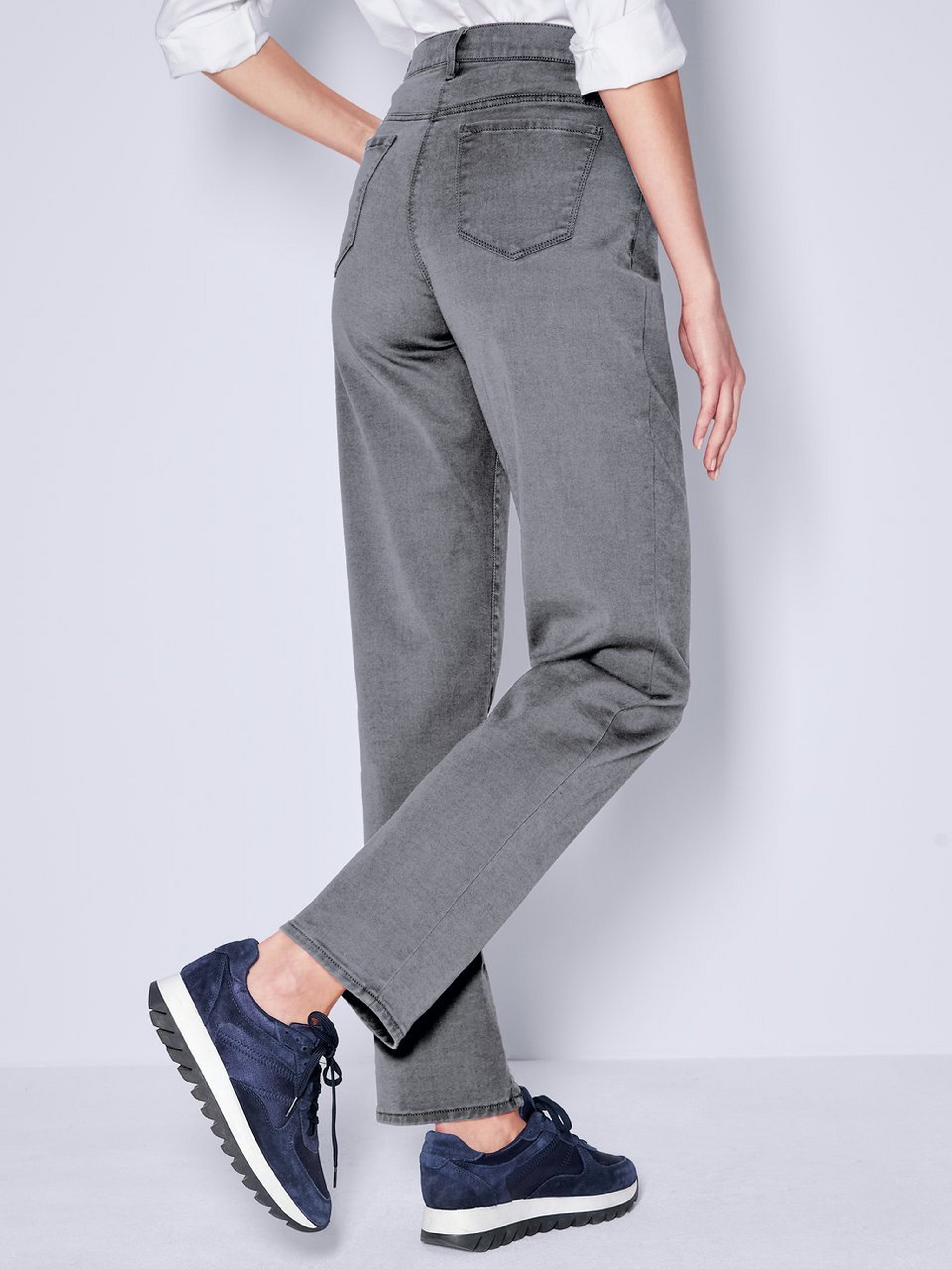 „Feminine Fit“-Jeans Modell Nicola