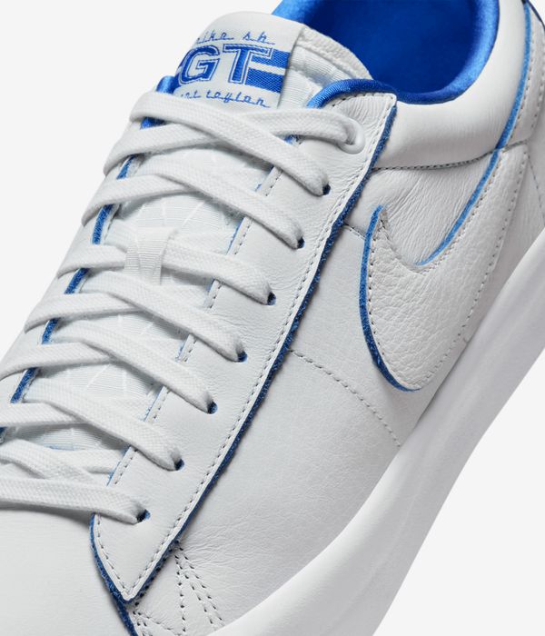 Nike SB Zoom Blazer Low Pro GT PRM Schuh (wummit white game royal)
