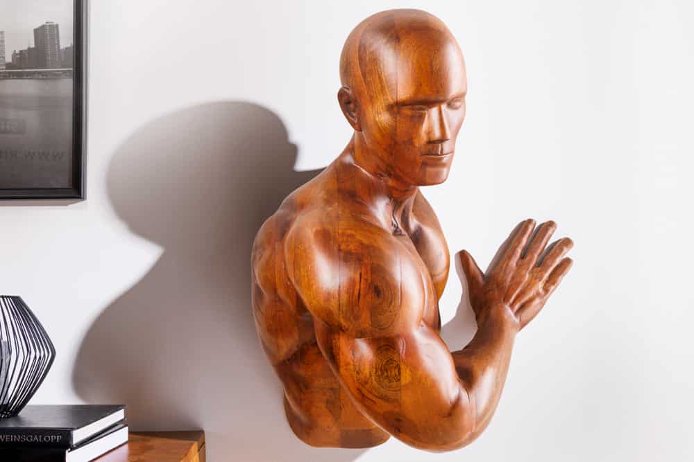Massive Wandskulptur SOUL 60cm braun Mangoholz Wanddeko Athleten-Figur