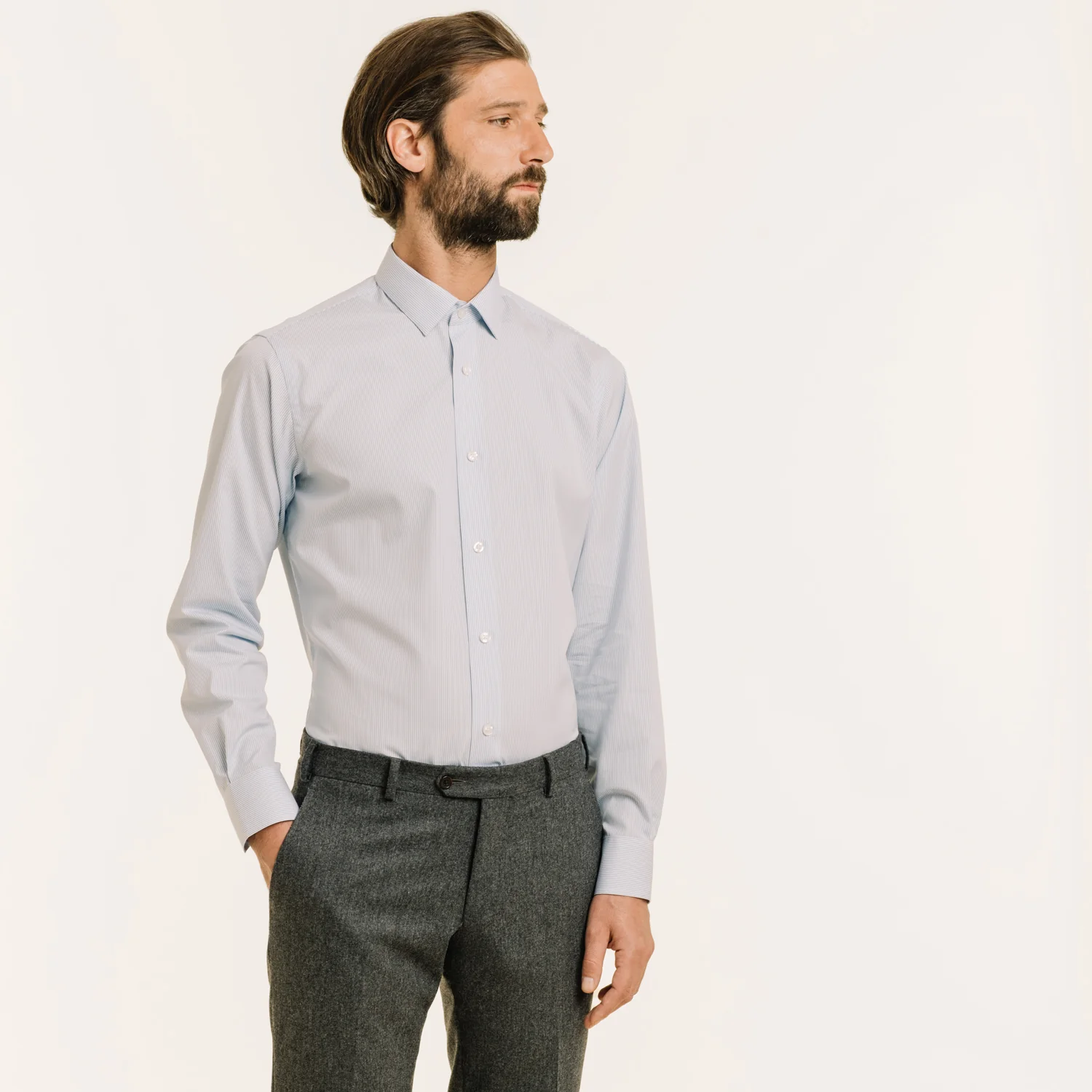 Fitted shirt in double-twisted poplin with small sky blue stripes