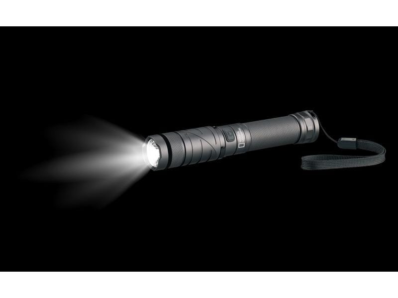 National Geographic Taschenlampe Iluminos LED RG800 Mit 800 Lumen und neigbarem Kopf