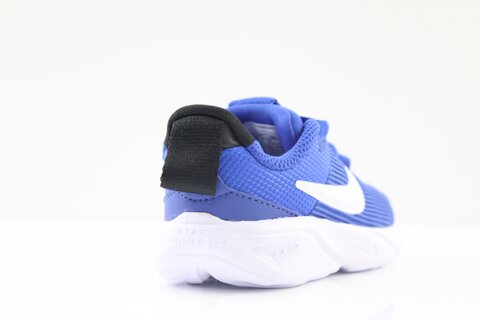 Nike Sneaker