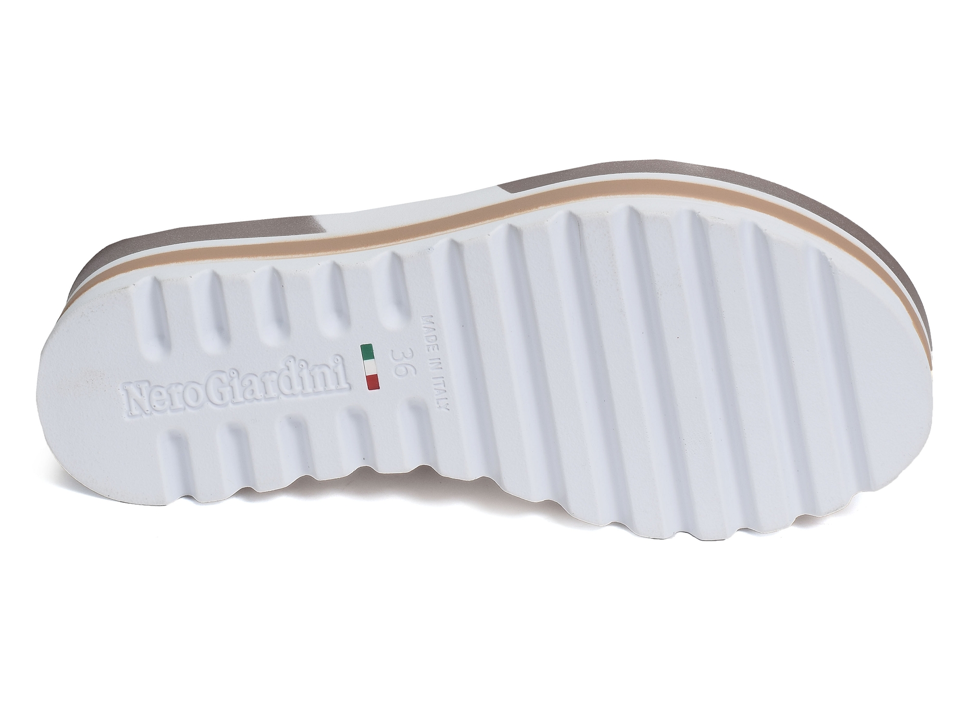 18880 beige