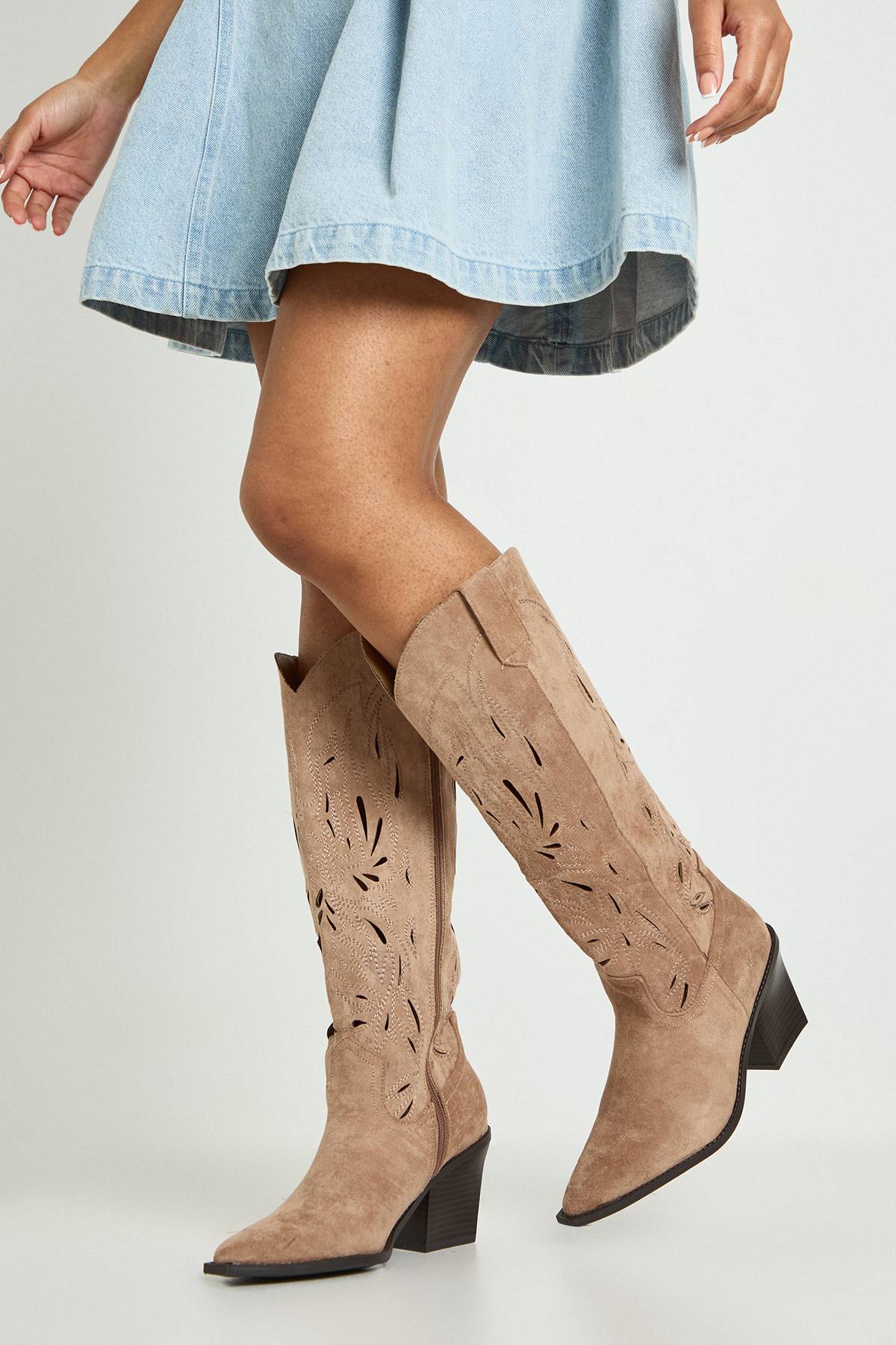 boohoo Bottes Western En Synthétique Avec Détails Ajourés