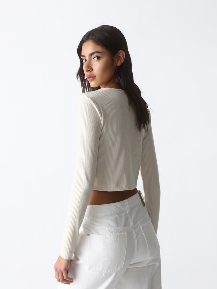 Camiseta com botões - Areia clara