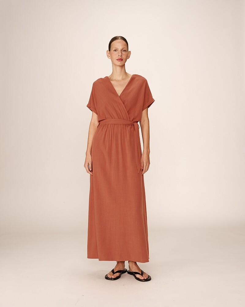 GRACE & MILA<br>Vestido maxi fluido com cinto, POLLEN