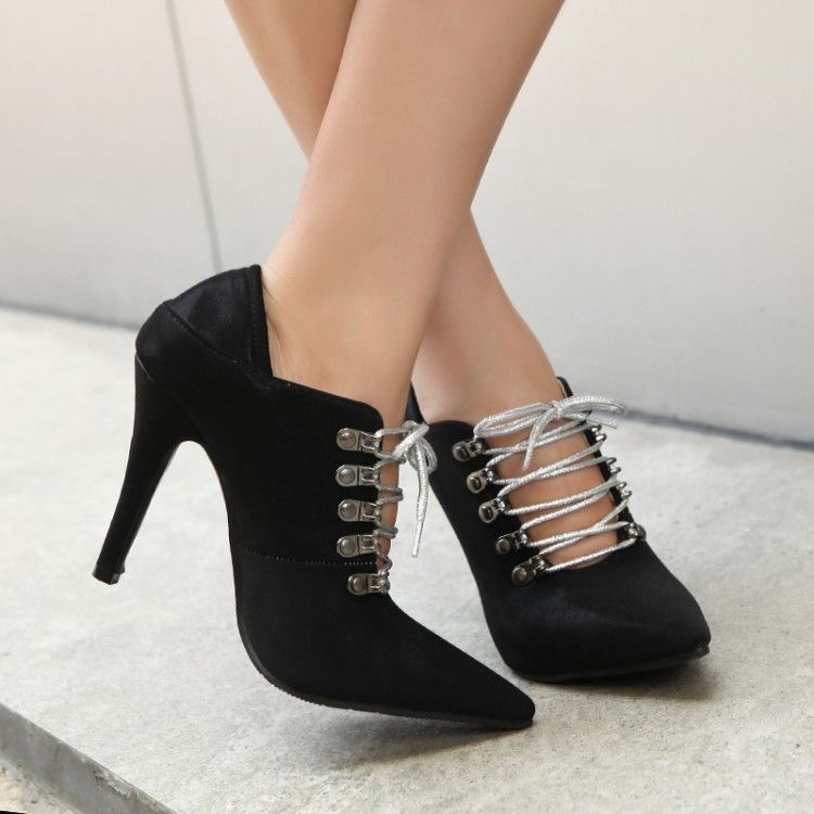 Niuna - Puntige pumps met hoge hak van imitatieleer