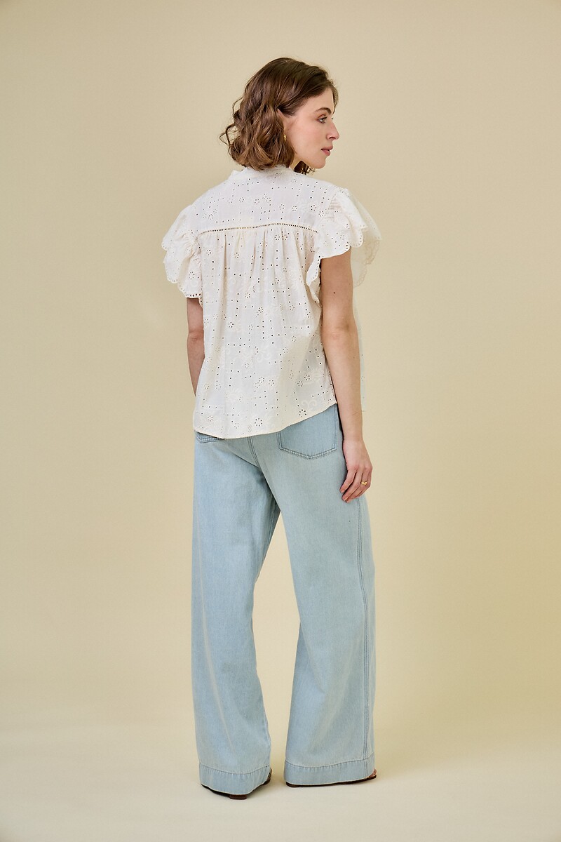 ATÉ BREVE<br>Blusa de manga curta bordada