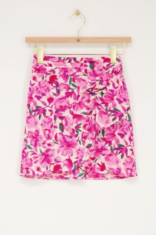Wit rokje met roze bloemenprint