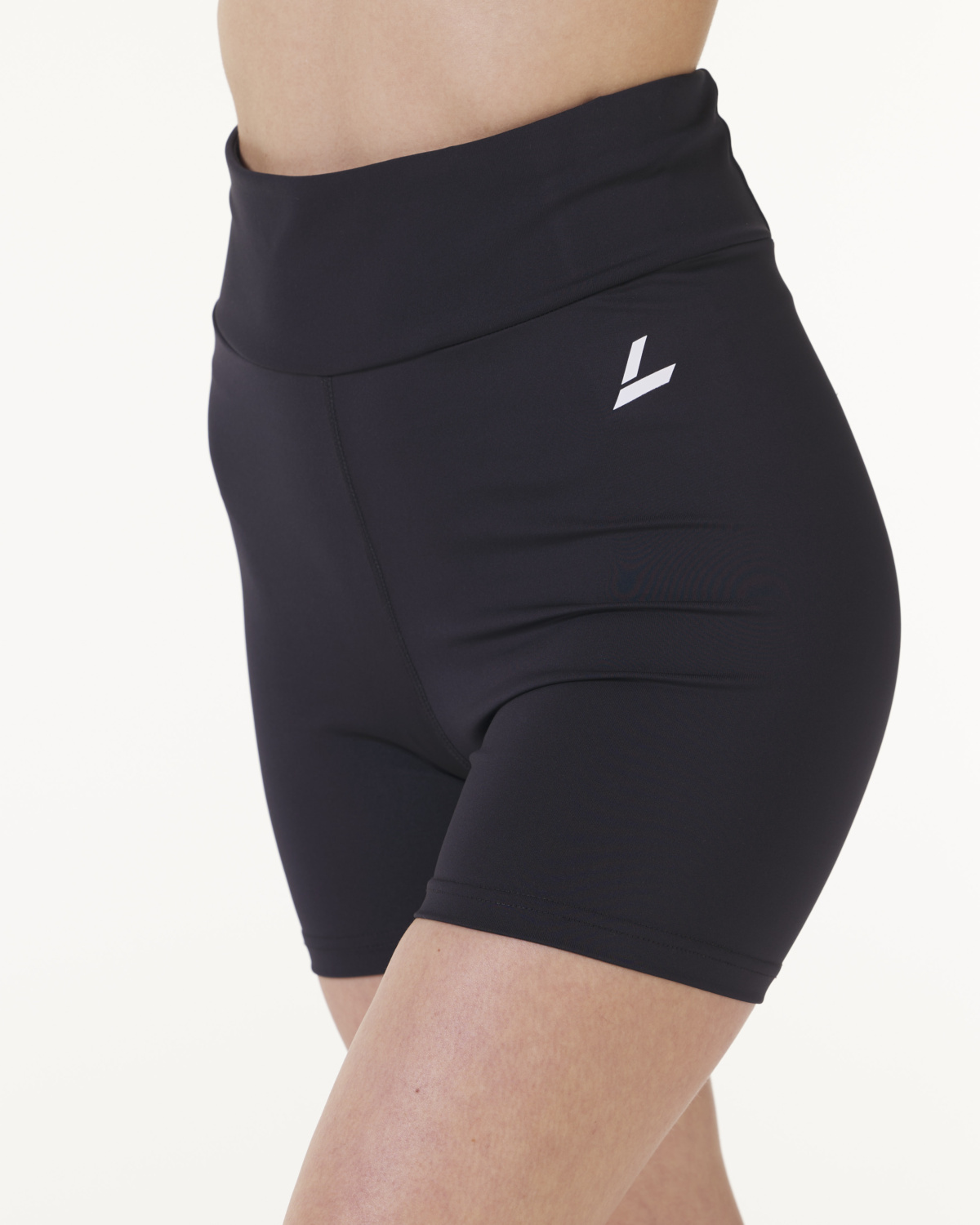 LEVITY Silhouette Favorable Shorts Black