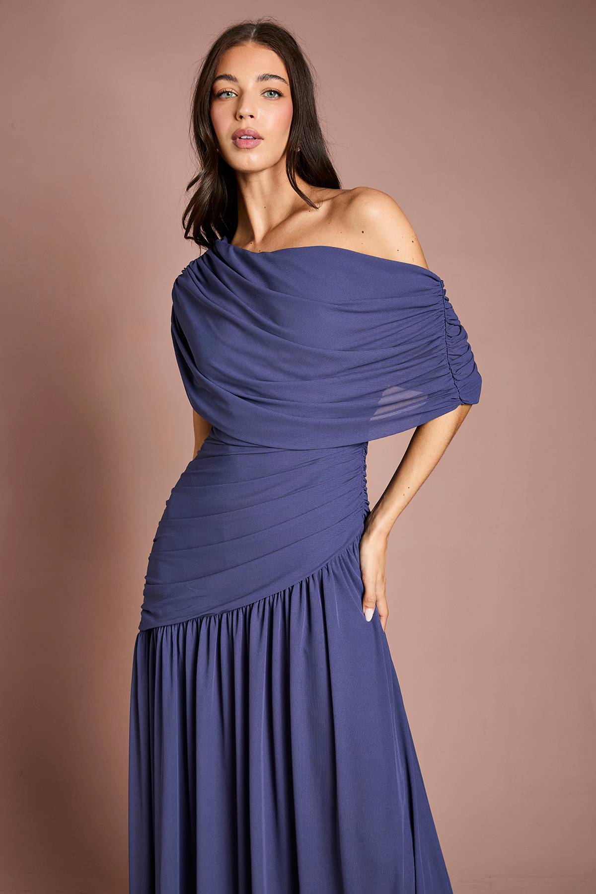 Coast Robe Maxi Drapée Asymétrique Une Épaule Contour Collective