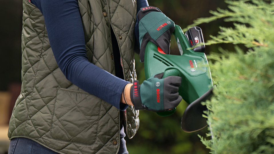 Bosch - Akku Teleskop Hækkeklipper - Batteridrevet (Batteri & Lader inkluderet)