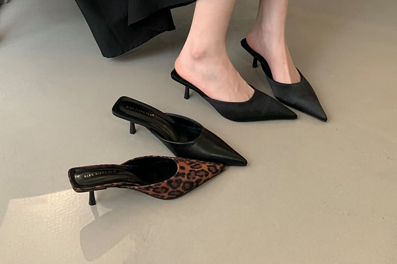 Niuna - Kitten Heel Puntige Muiltjes