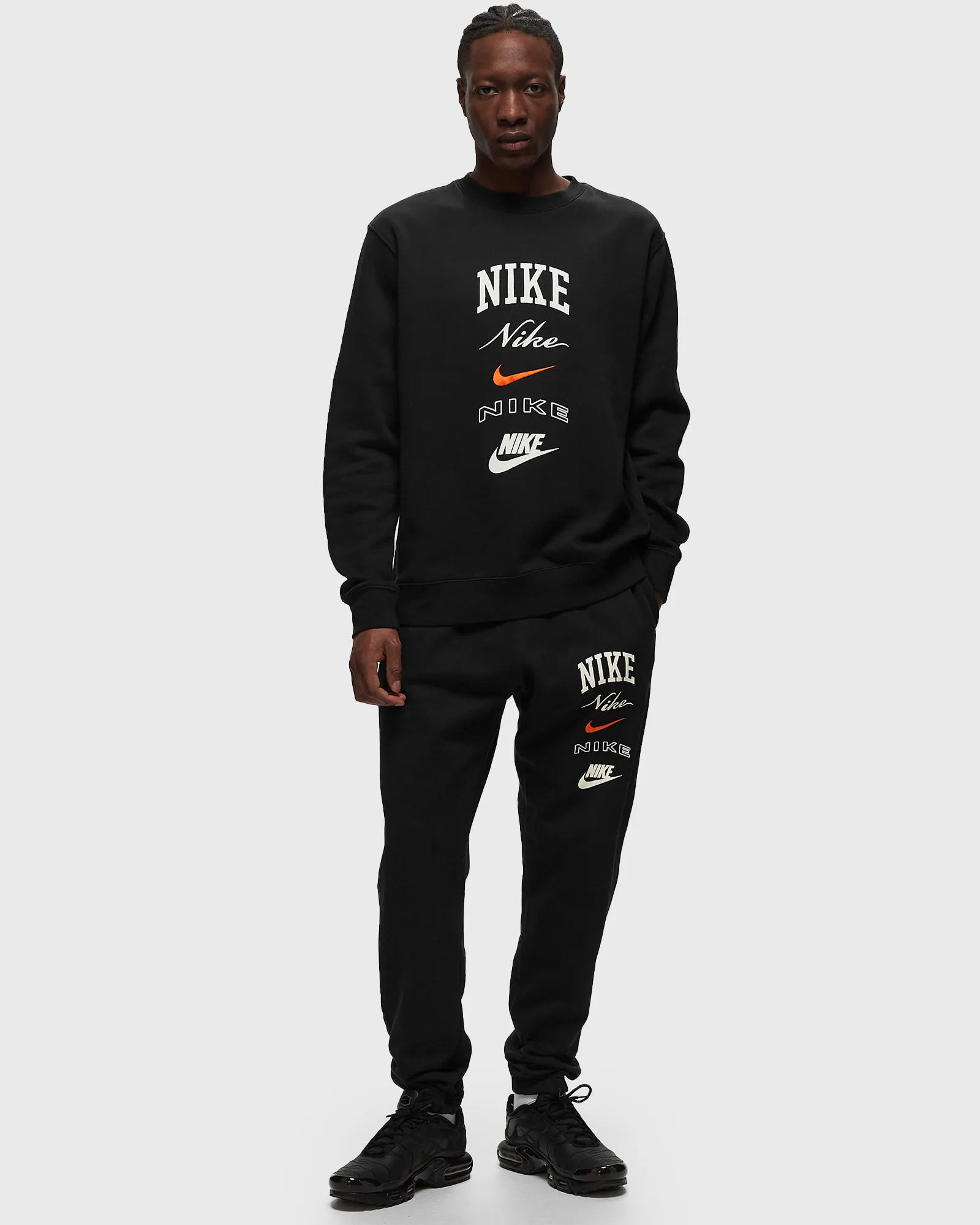 Calça Nike Club Fleece com punho