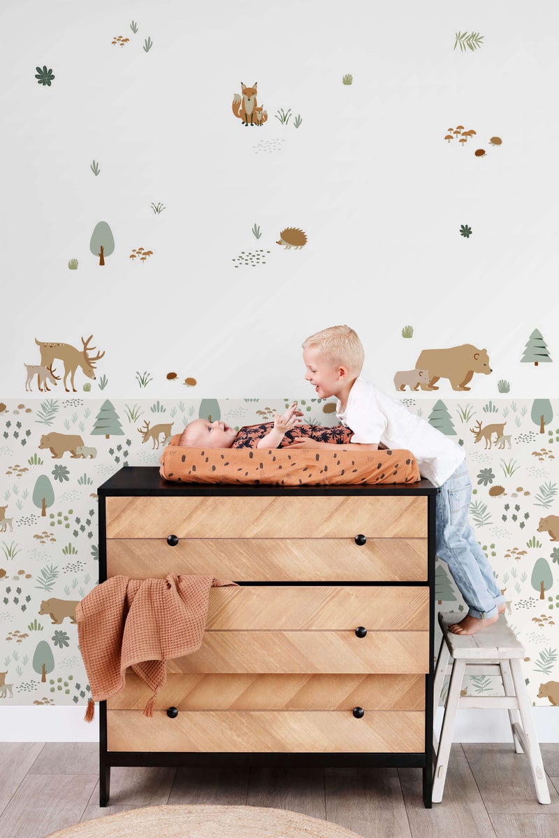 ESTAhome Muursticker Bos met Bosdieren Beige en Mintgroen - 47,5 cm x 66 cm - 156104