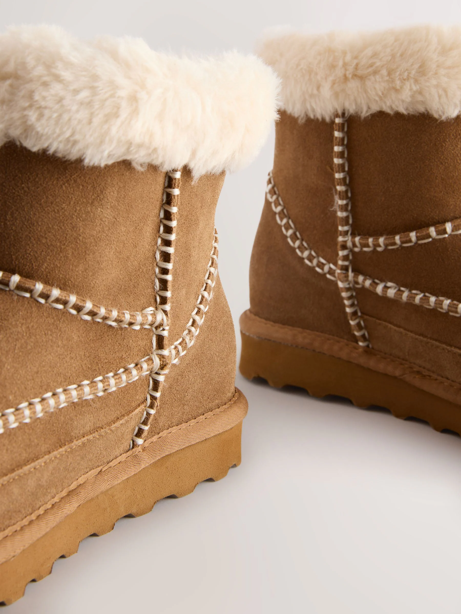 Kastanjebruin suéde - Water Repellent Whipstitch Faux Fur Lined Midi Boots