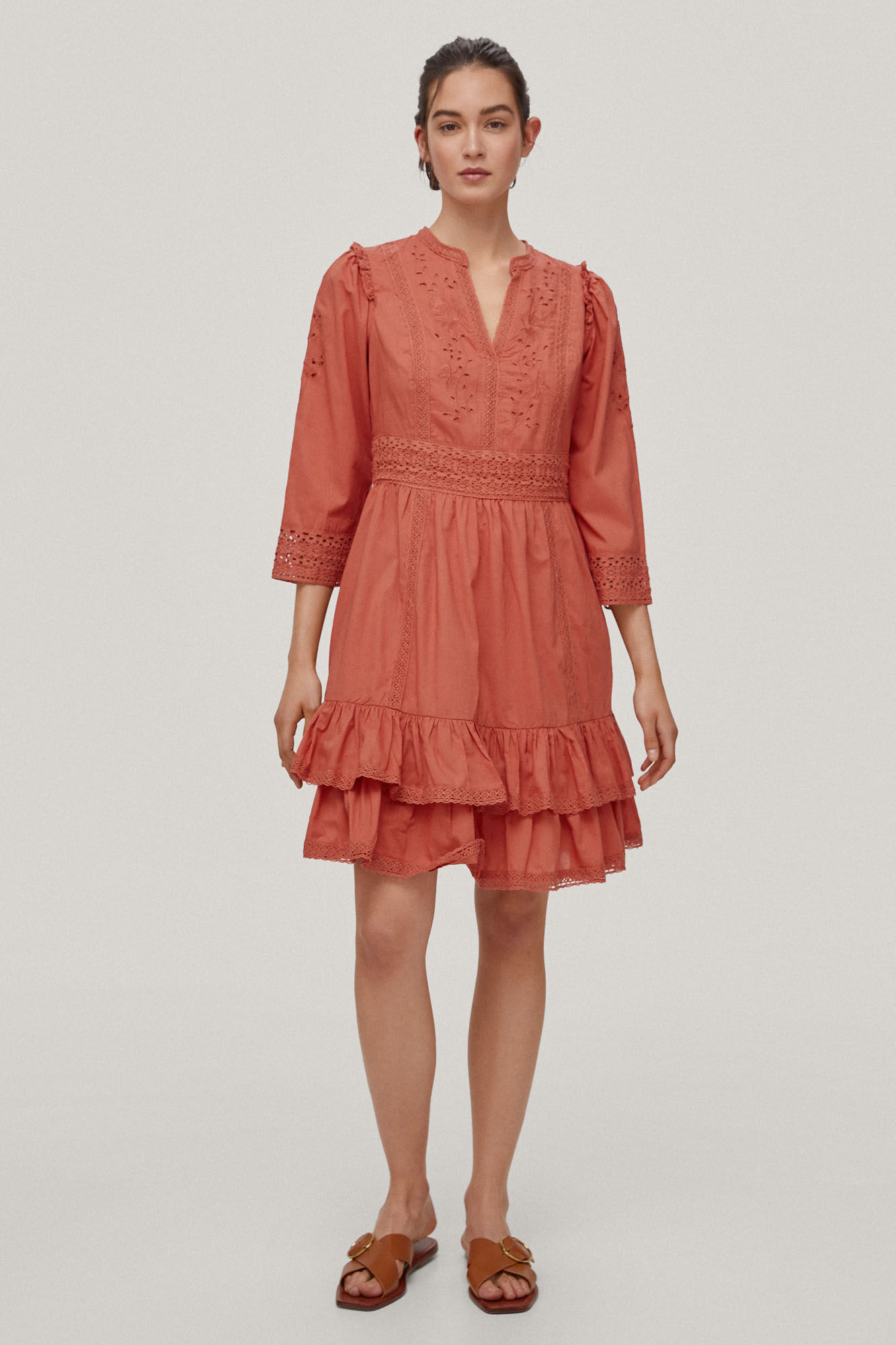 Vestido curto com detalhes - Laranja