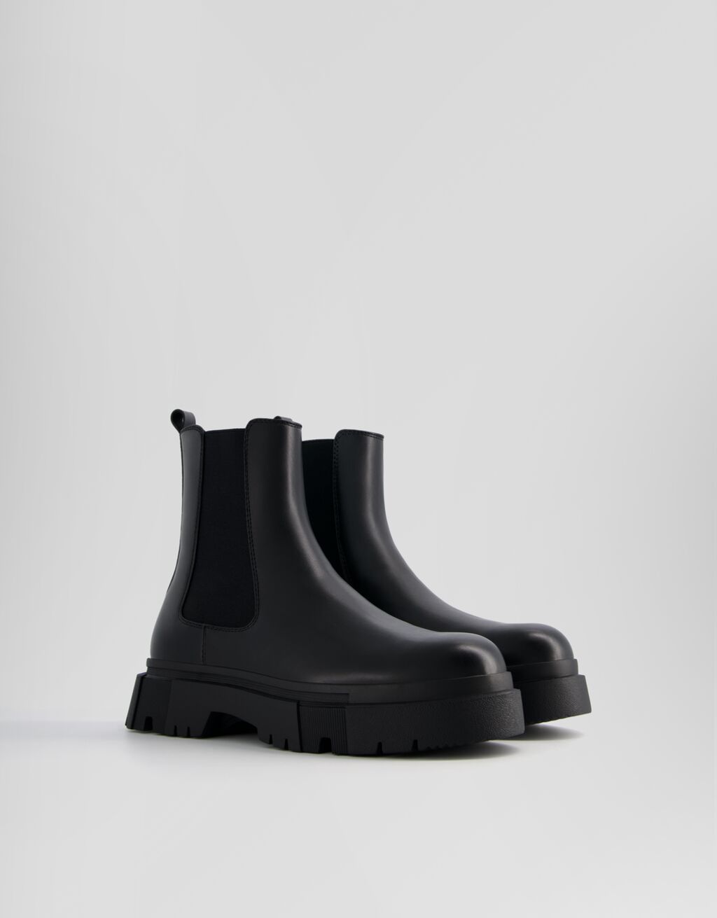 Botas Chelsea masculinas com sola tratorada