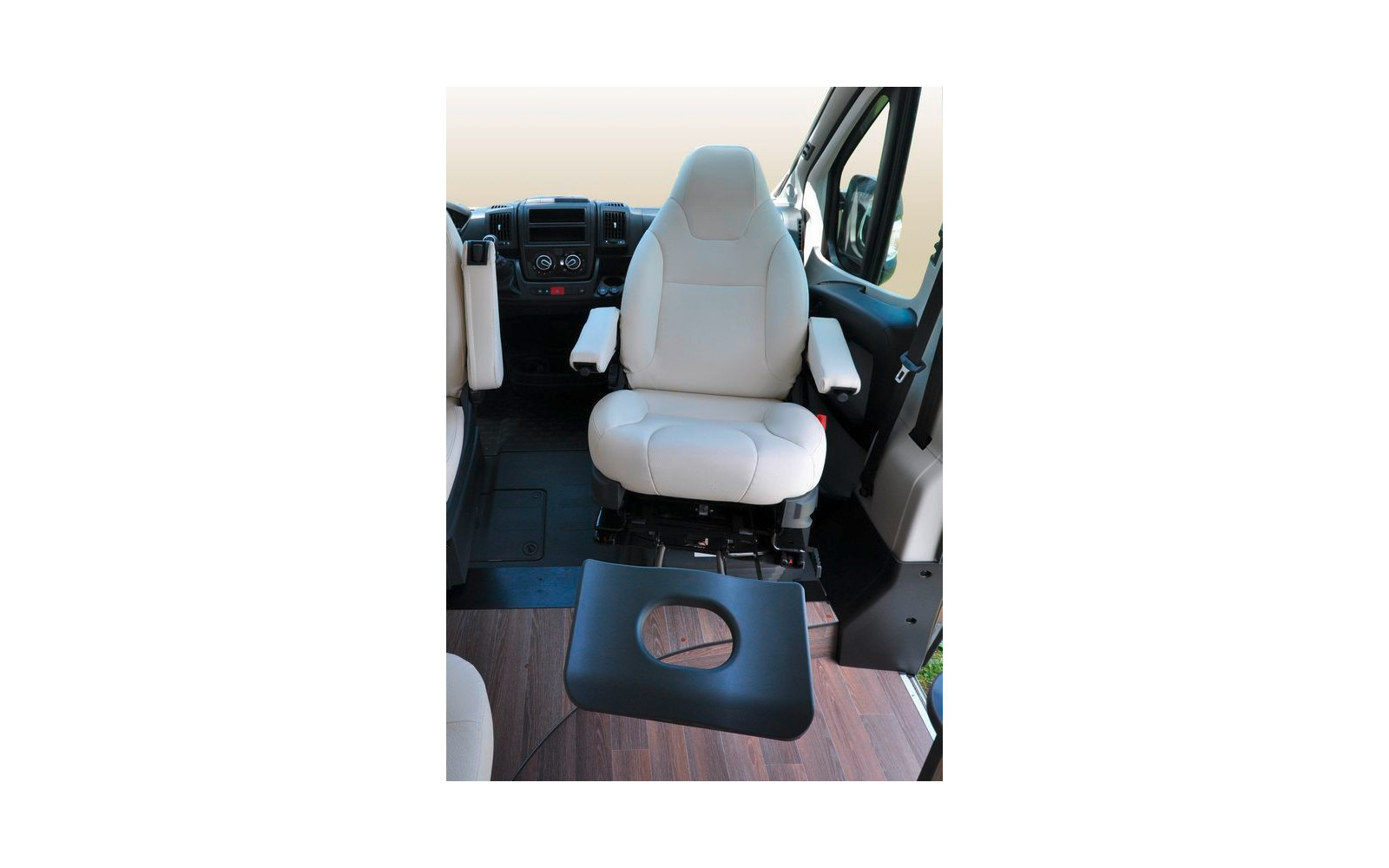 CTA Relax Seat System Fußstütze mit Wi-Fi für Fahrzeugmodelle ab 2006