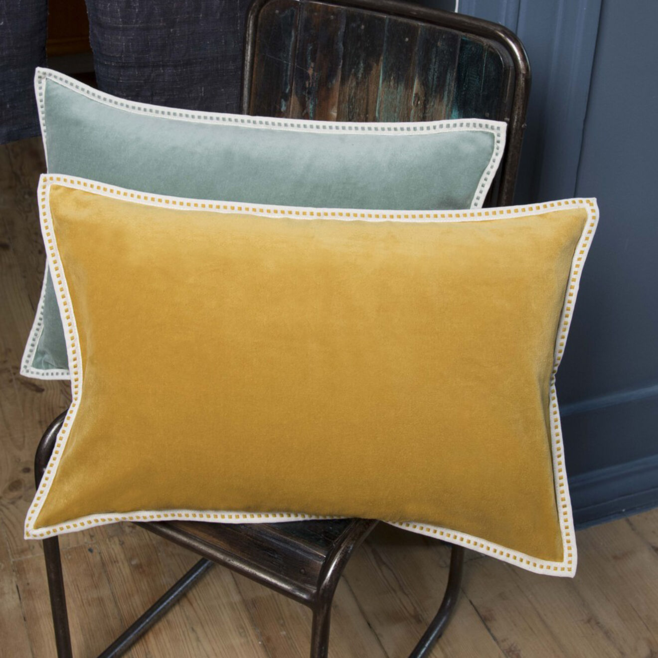 Febronie Housse de coussin velours Ella jaune moutarde
