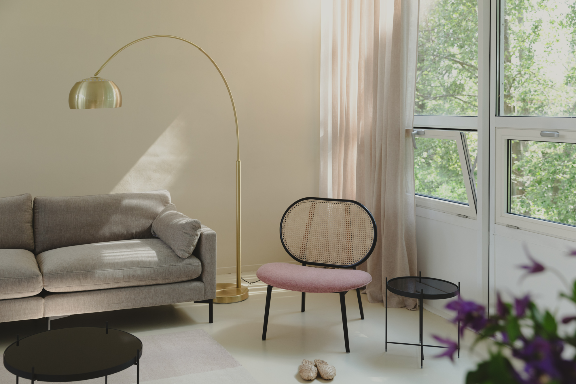 Metal Bow Vloerlamp zwart