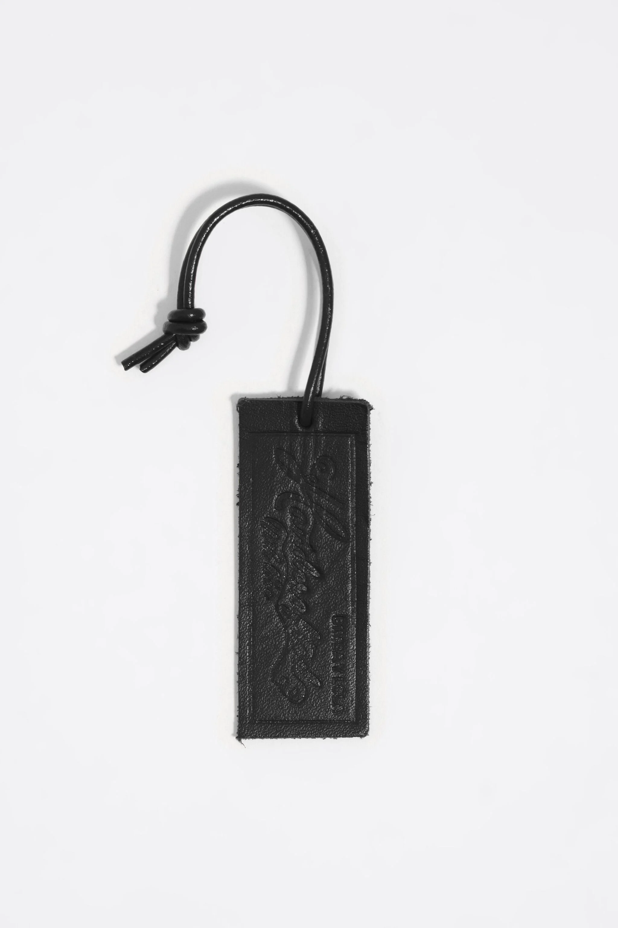 Bolsa de ombro média em couro trançado preto