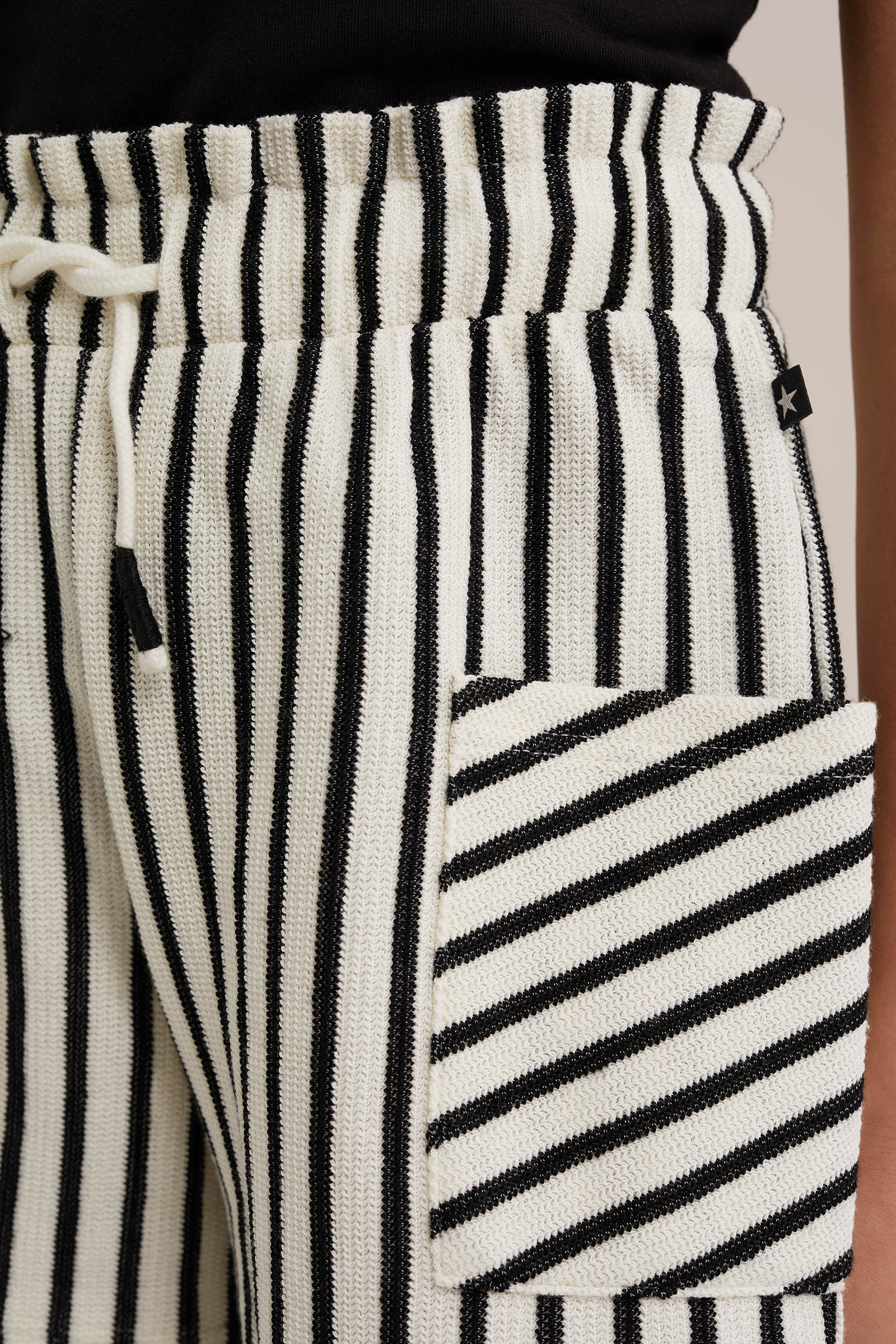 Meisjes sweatshort met dessin WE Fashion Gebroken wit