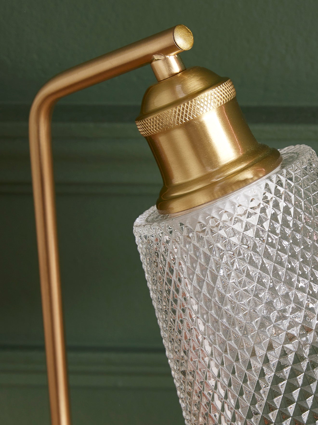 Lampe métal et verre ciselé