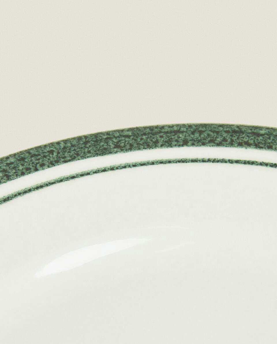 Conjunto de louça listrada