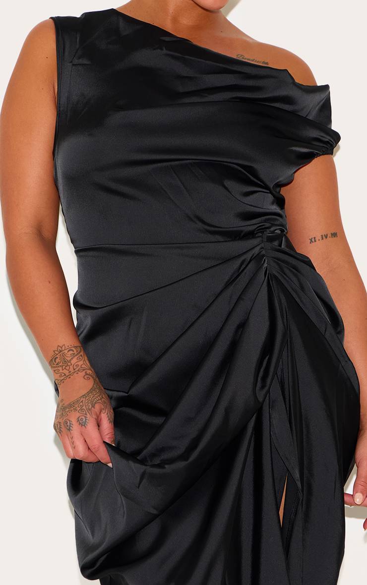 Noir Robe Midi Grande Taille En Satin Avec Épaules Dénudées Et Jupe Drapée