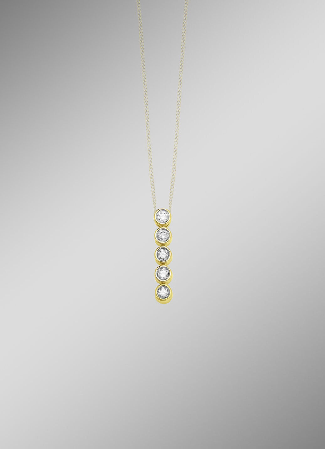 Edler Anhänger mit Brillanten