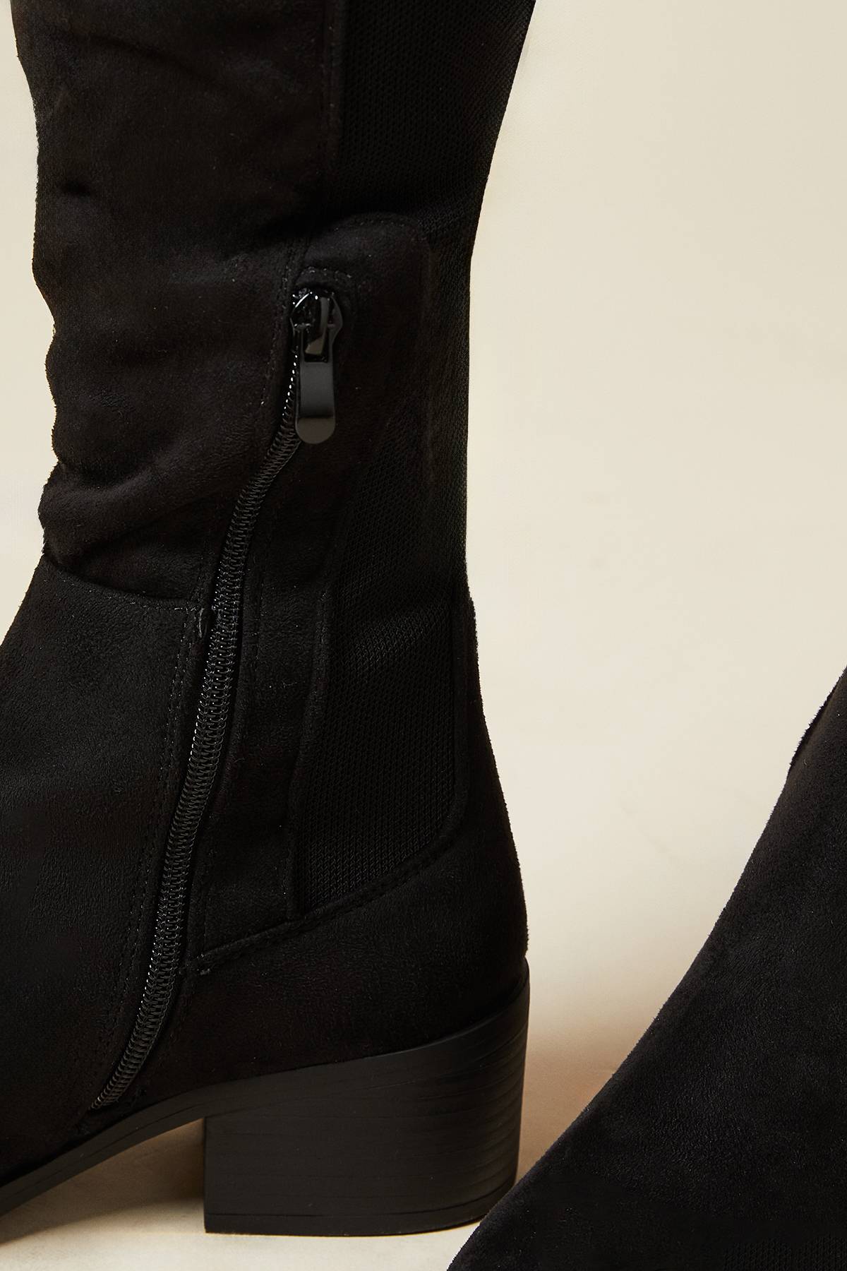 Wallis Bottes Hautes Hannah Coupe Large à Bout Amande et Talon Bas avec Élastique Arrière