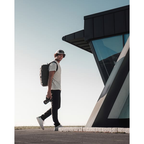 Sac à dos lifestyle DB THE RAMVERK 26L PRO BACKPACK BLACK OUT
