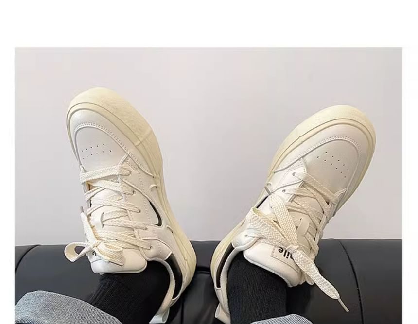 HANO - Veterschoenen met contrasterende afwerking