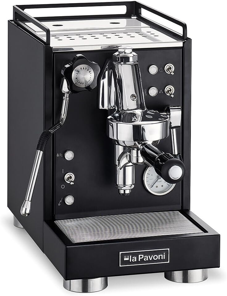 La Pavoni Mini Cellini, Semiprofessionelle Espresso-Kaffeemaschine LPSMCB01EU, Einzelboiler, Dampf- und Heißwasserlanze, 2,9-l-Tank, 58-mm-Filterhalter und 1/2-Tassen-Filter, 1400 W, Schwarzer Stahl