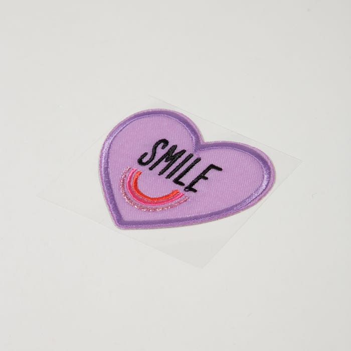 Atelier Veritas-Patch satijnen hart smile 6x6,5cm