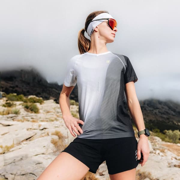 T-shirt running COMPRESSPORT PERFORMANCE SS TSHIRT W BLACK/WHITE