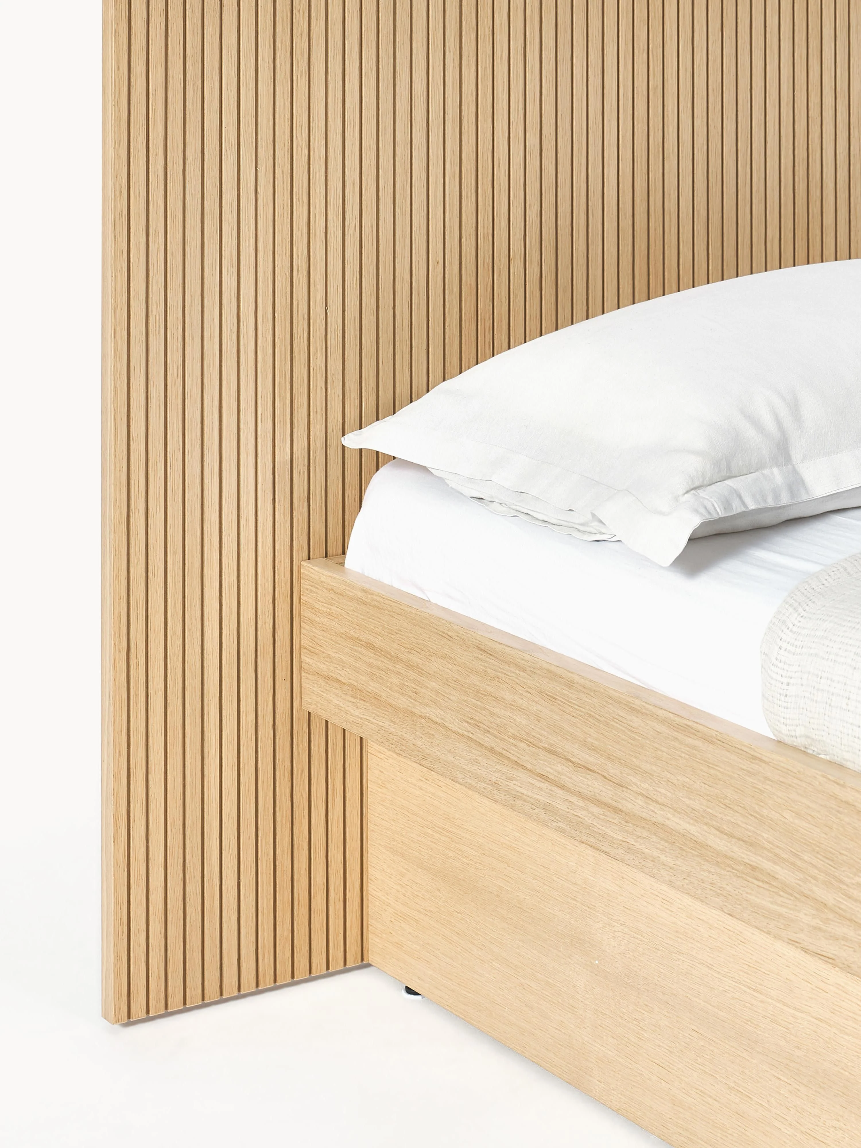 Houten bed Sato met lades en hoofdeinde