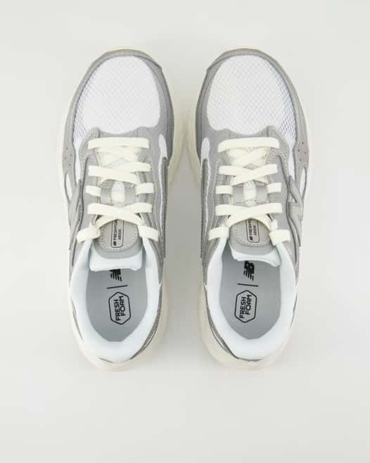 New Balance WARISTS4 Sneaker in Silber