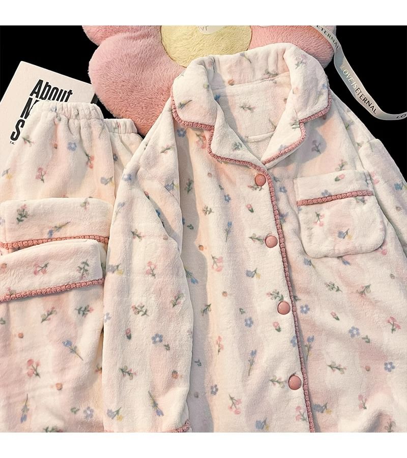 Dazzli - Pyjamaset: Fleece shirt met bloemenkant en broek