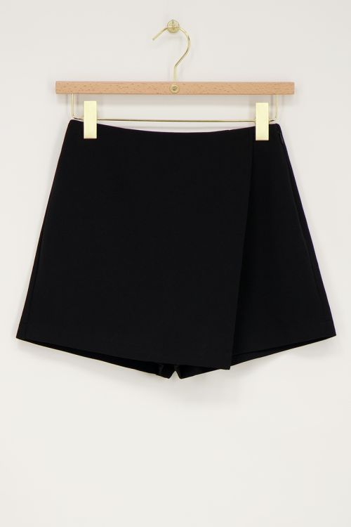 Basic zwarte skort met overslag