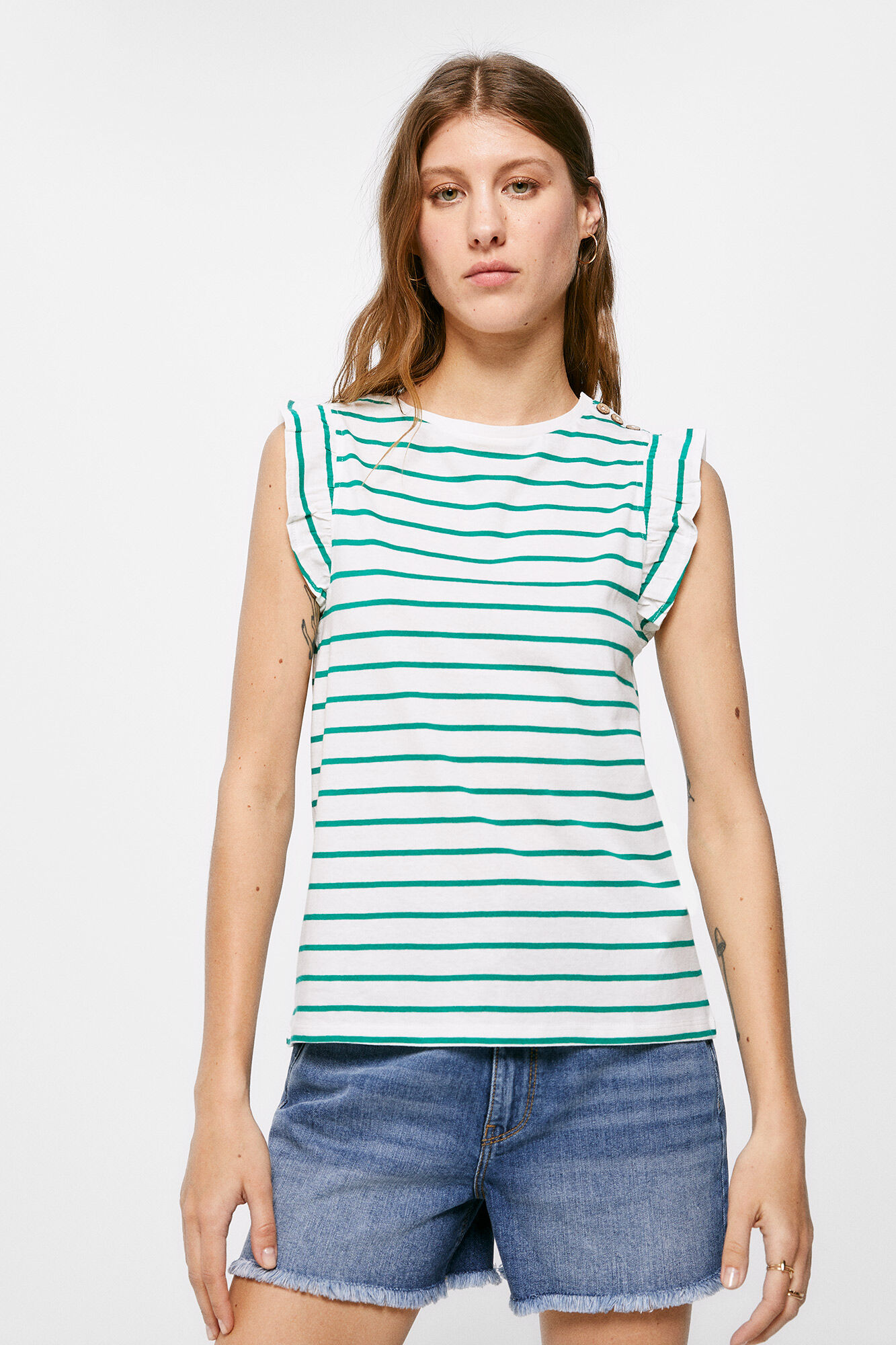 Camiseta estampada com botões nos ombros - Verde