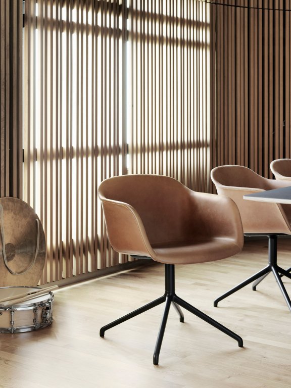 Muuto Fiber Swivel stoel grijs
