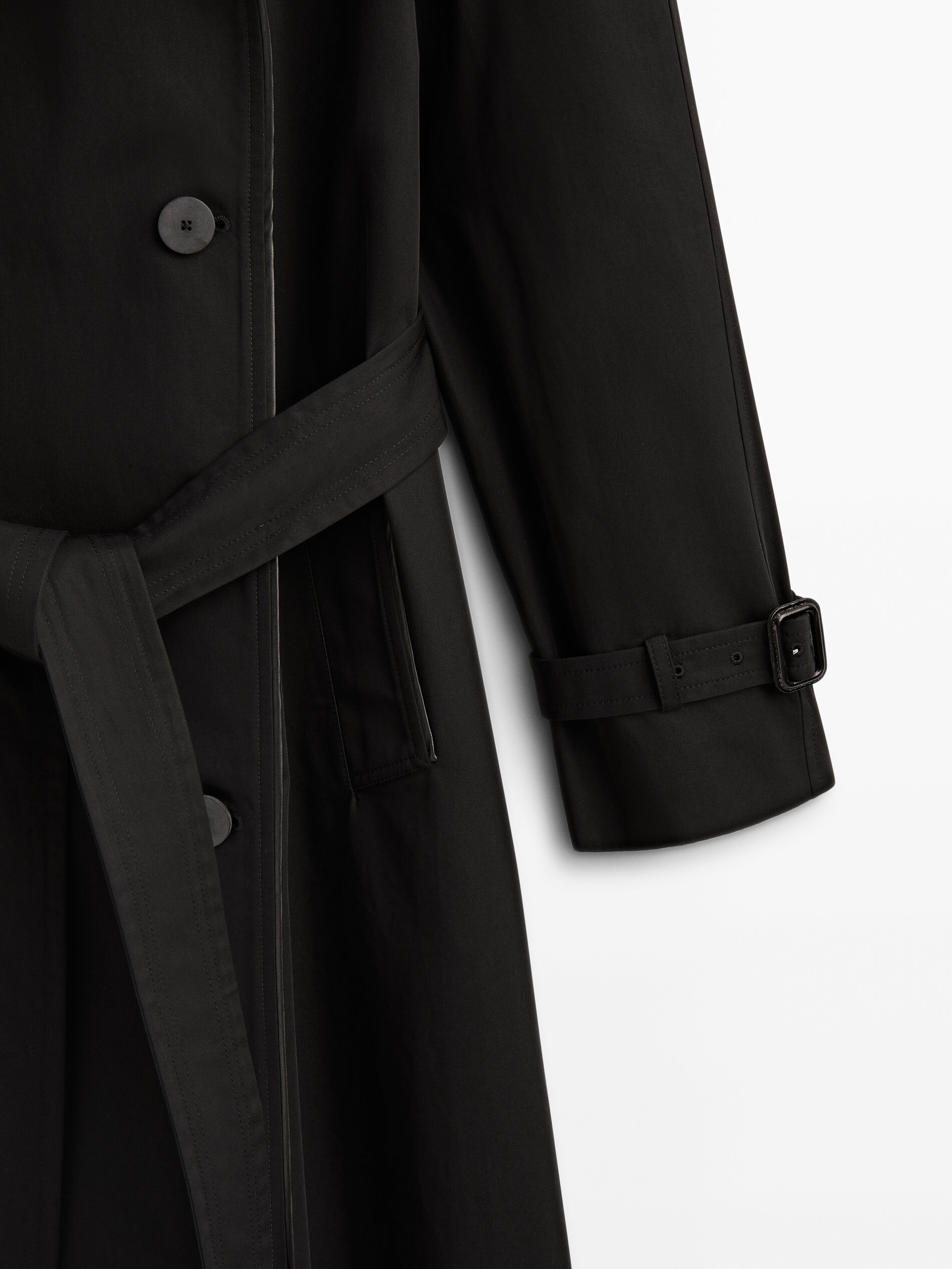 Detalhes de gabardina vivo - PRETO