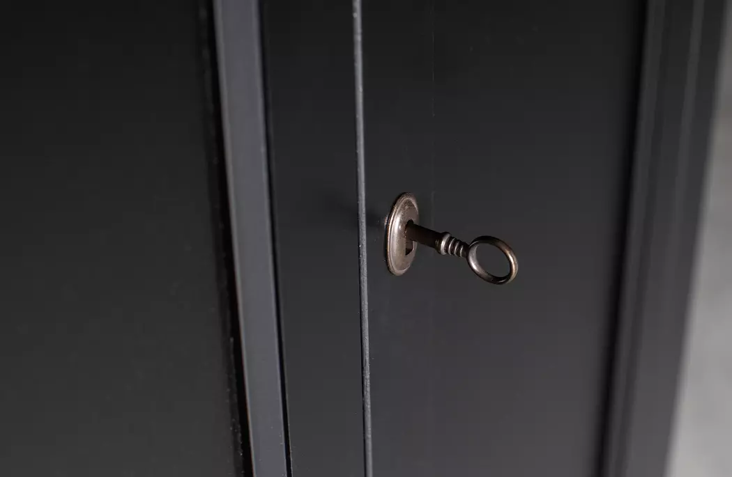 Schrank Eva