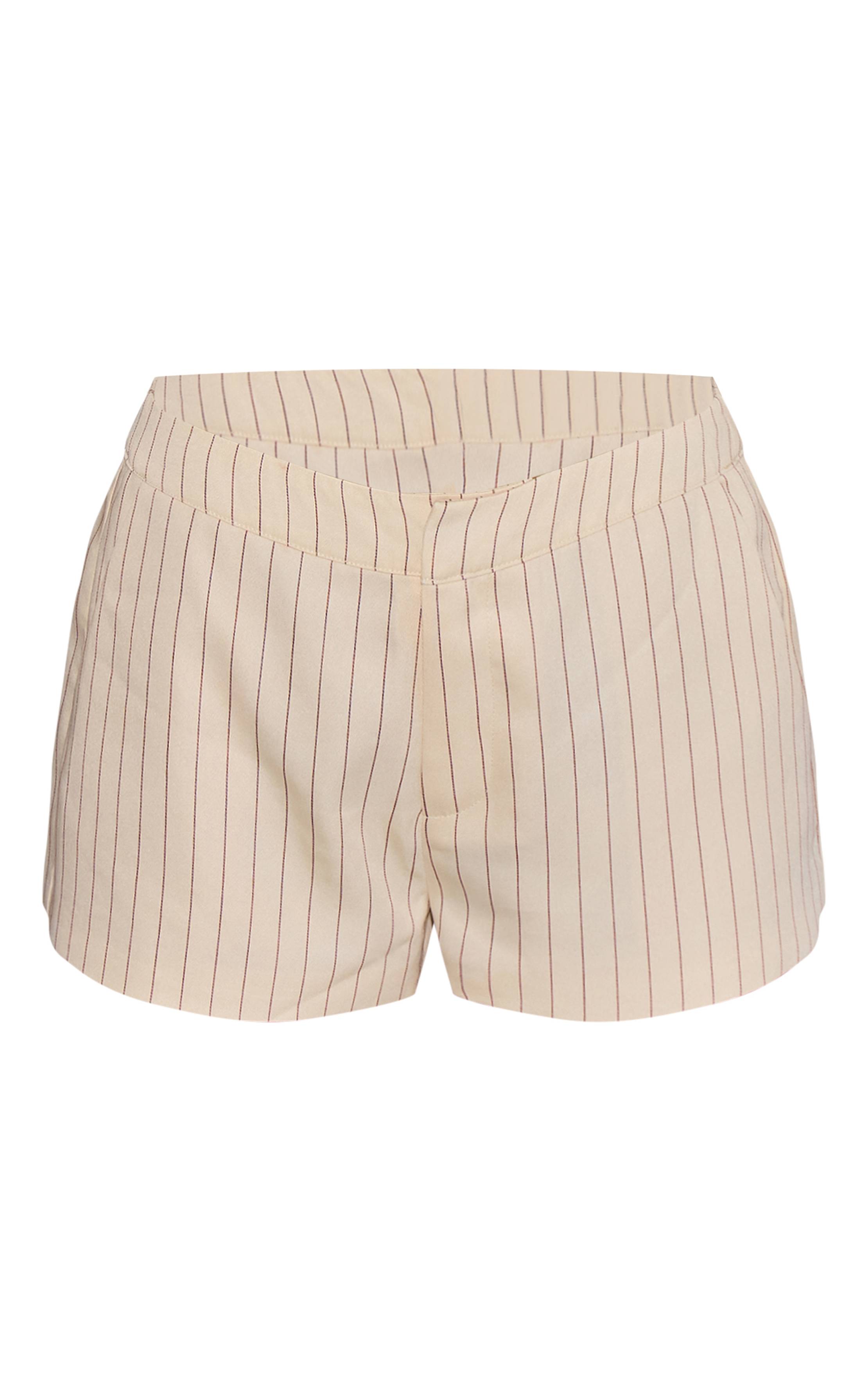 Crème Short Tailleur À Fines Rayures