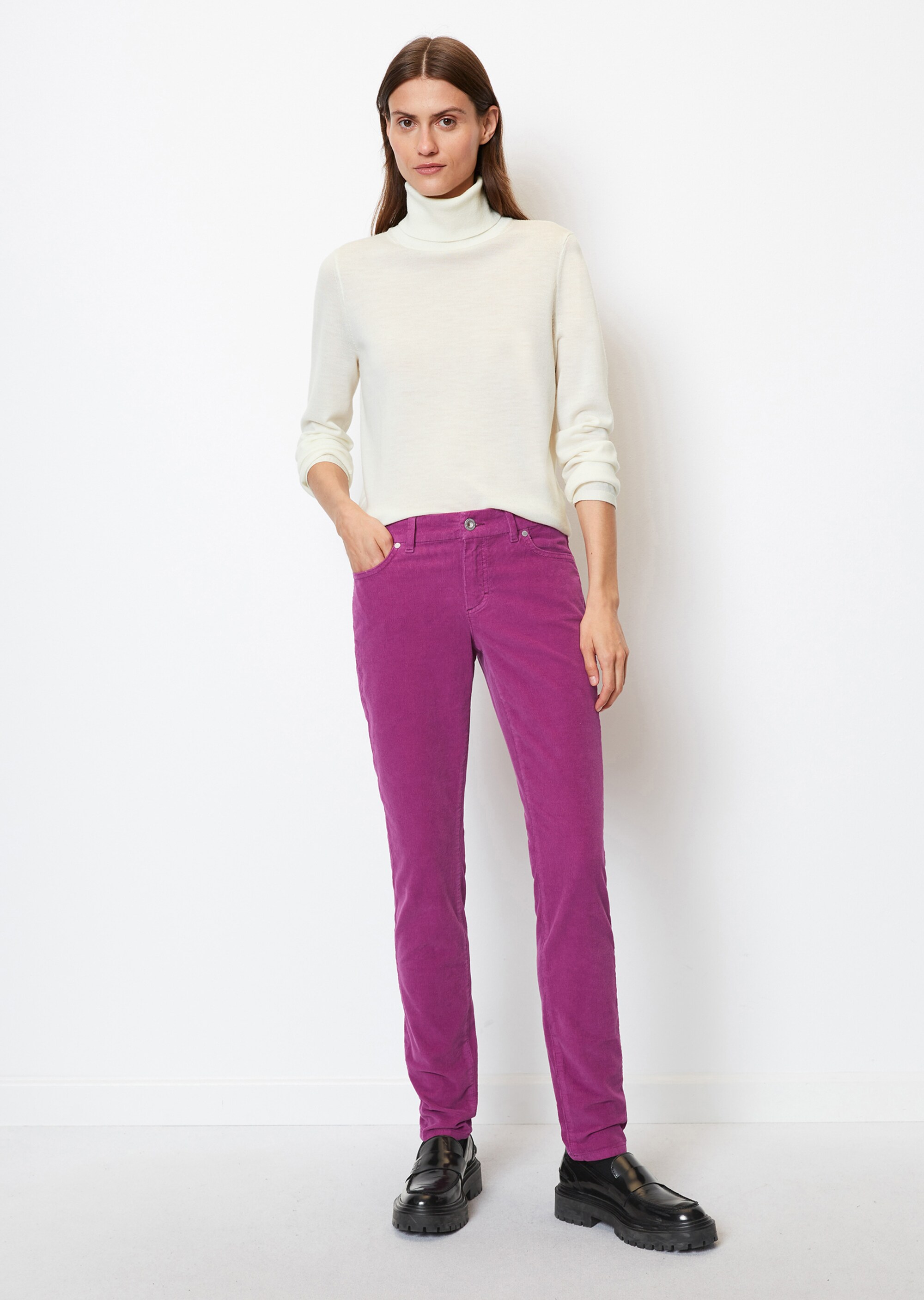 Cordhose Modell ALBY slim aus Organic Cotton-Stretch
